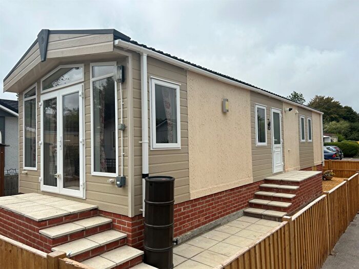 2 Bedroom Mobile/park Home For Sale In London Road, Dorchester, DT1