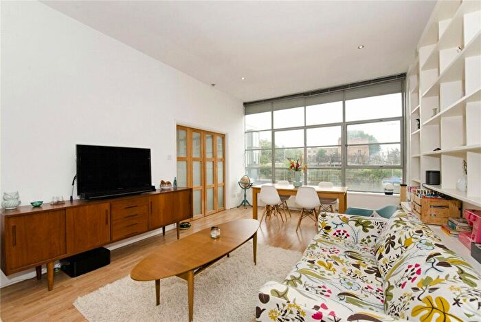 2 Bedroom Flat To Rent In The Canal Building, Shepherdess Walk, N1