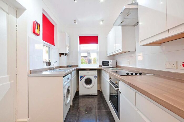 5 Bedroom House To Rent In Queens Road, Sheffield, S2