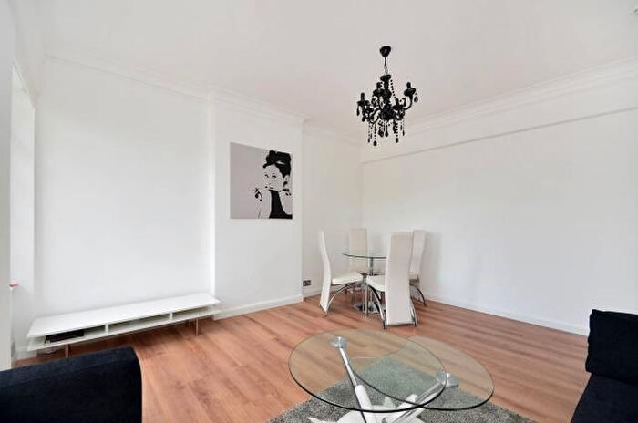 1 Bedroom Flat To Rent In Rossmore Court, Regents Park, NW1