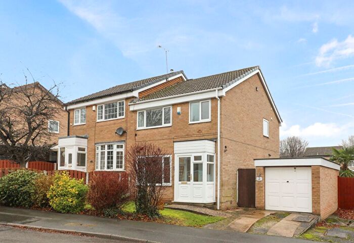 3 Bedroom Semi-Detached House For Sale In Westcroft Grove, Westfield, S20