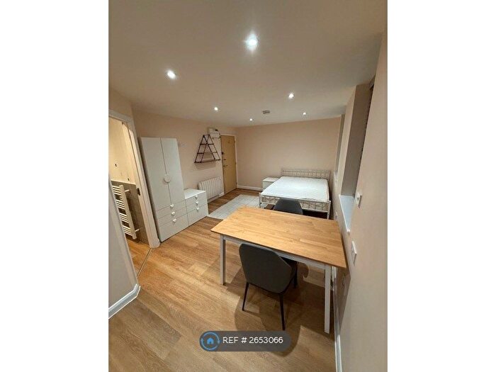 Studio To Rent In Far Gosford St, Coventry, CV1