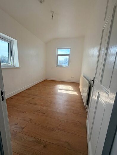 4 Bedroom Terraced House To Rent In Newham, E15