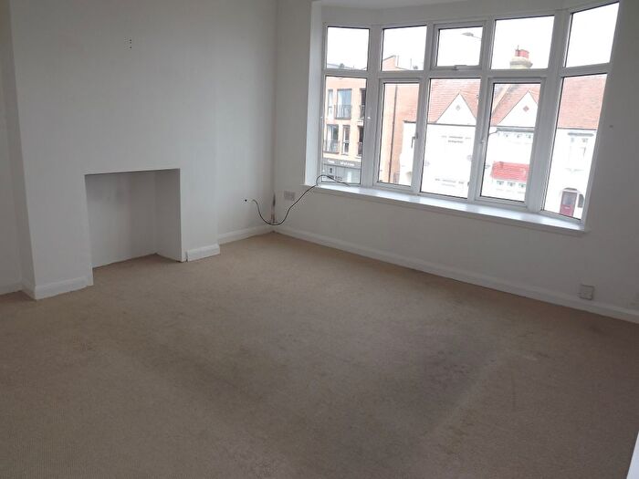1 Bedroom Flat To Rent In London Road, Leigh On Sea, SS9