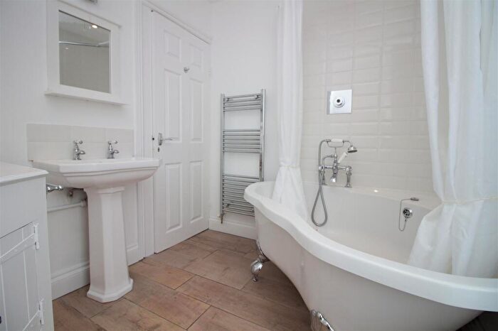 1 Bedroom Detached House To Rent In Church Road, Weston, Bath, BA1