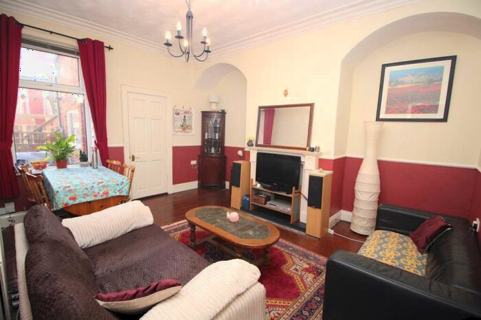 2 Bedroom Flat To Rent In Stannington Place, Heaton, Newcastle, NE6