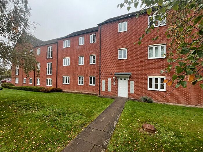 2 Bedroom Flat To Rent In Wharf Lane, Solihull, West Midlands, B91