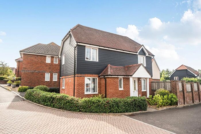3 Bedroom Detached House For Sale In Holmes Road, Bishopdown, SP1