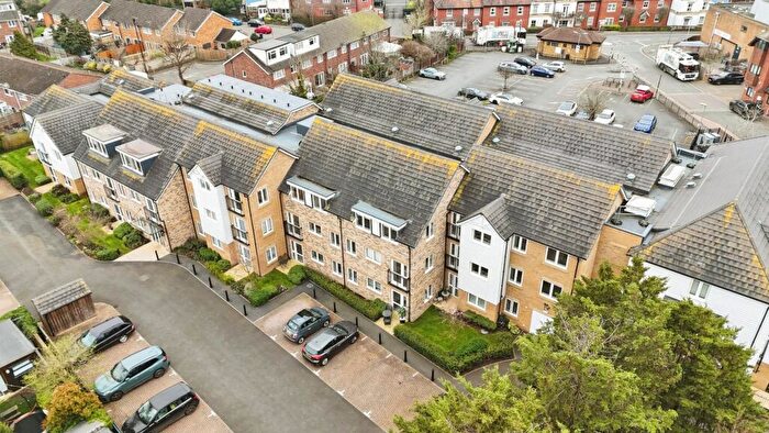 1 Bedroom Apartment For Sale In Beeches Lodge, Burnham, Buckinghamshire, SL1