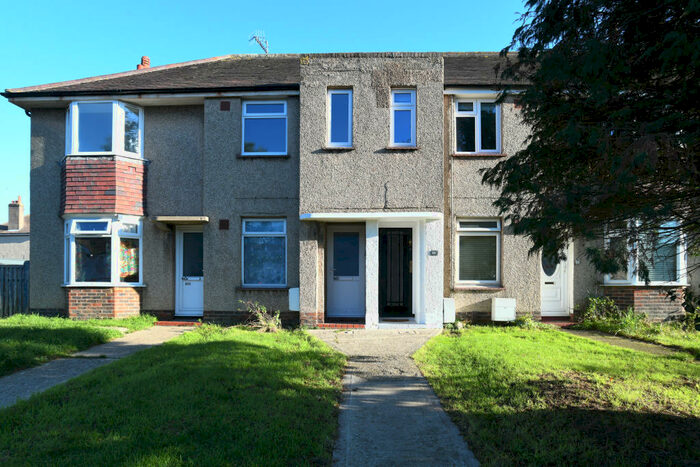 2 Bedroom Flat To Rent In South Farm Road, Worthing, BN14