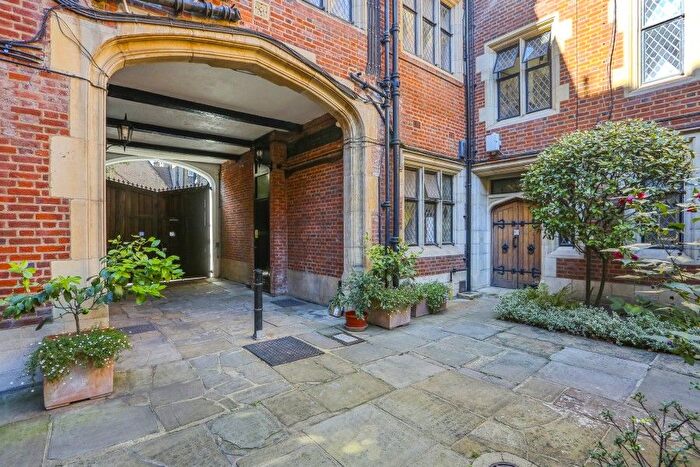 2 Bedroom Flat To Rent In Church Close, Kensington Church Street, London, W8