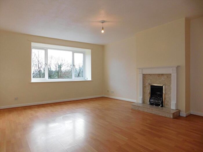 2 Bedroom Flat To Rent In Dean Court, Bolton, BL1