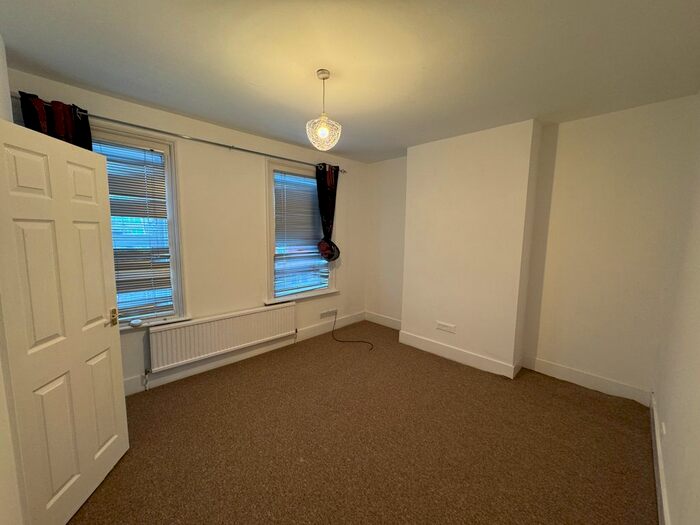 4 Bedroom Semi-Detached House To Rent In Crescent Road, Ramsgate, CT11