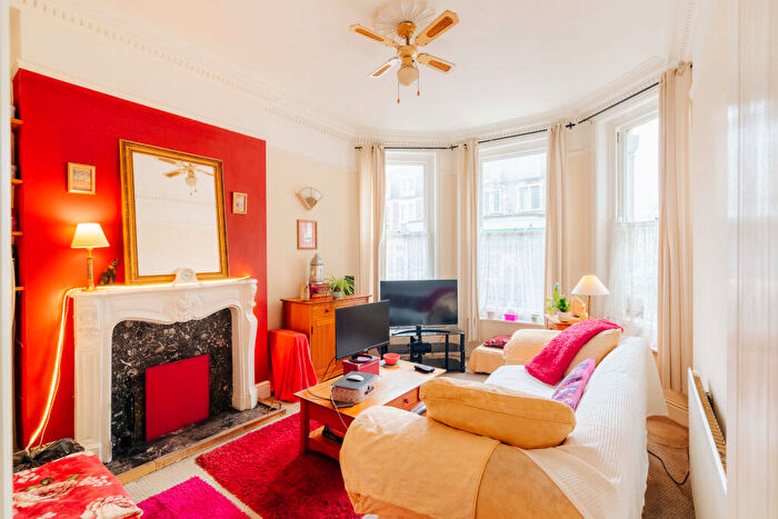 1 Bedroom Flat For Sale In Zetland Road, Redland, Bristol, BS6