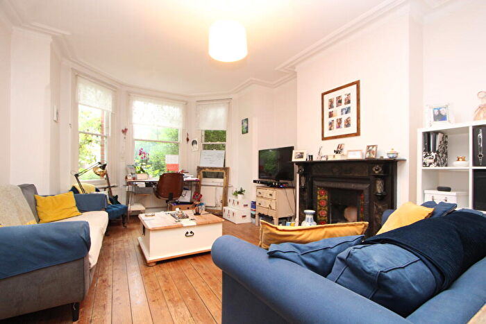1 Bedroom Apartment To Rent In Alexandra Park Road, Muswell Hill, London, N10