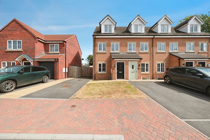 3 Bedroom Property For Sale In Almond Avenue, Barlborough, Chesterfield, S43