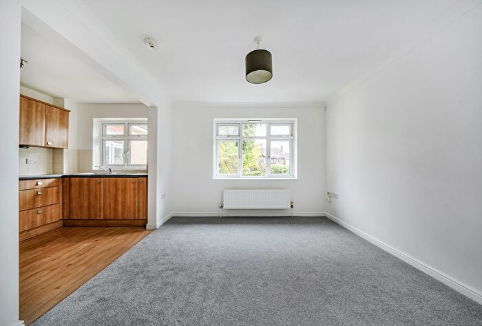 2 Bedroom Flat For Sale In St. Johns Road, Tunbridge Wells, Kent, TN4