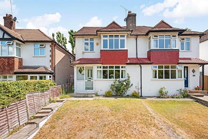 4 Bedroom Semi-Detached House For Sale In Croydon Road, Caterham, CR3