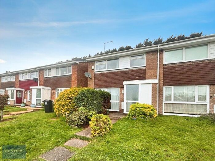 3 Bedroom End Of Terrace House For Sale In Wentworth Way, Birmingham, B32
