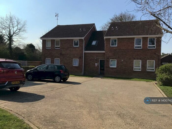 Studio To Rent In Darnay Rise, Chelmsford, CM1