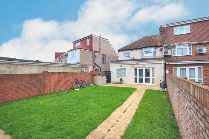 3 Bedroom Semi-Detached House To Rent In Shelley Crescent, Heston, TW5