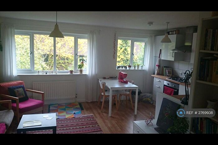 1 Bedroom Flat To Rent In Allendale Close, London, SE5