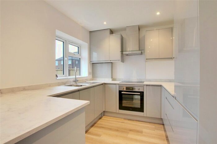 3 Bedroom End Of Terrace House To Rent In Pilgrims Close, Worthing, West Sussex, BN14