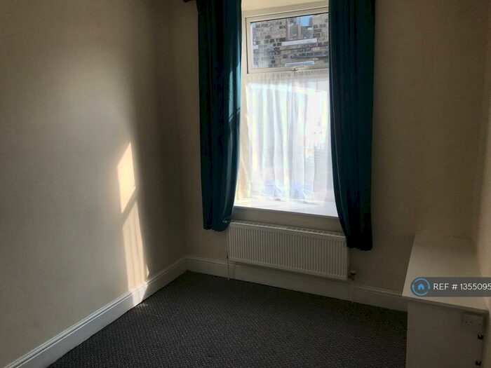 1 Bedroom Flat To Rent In Walton Street, Colne, BB8