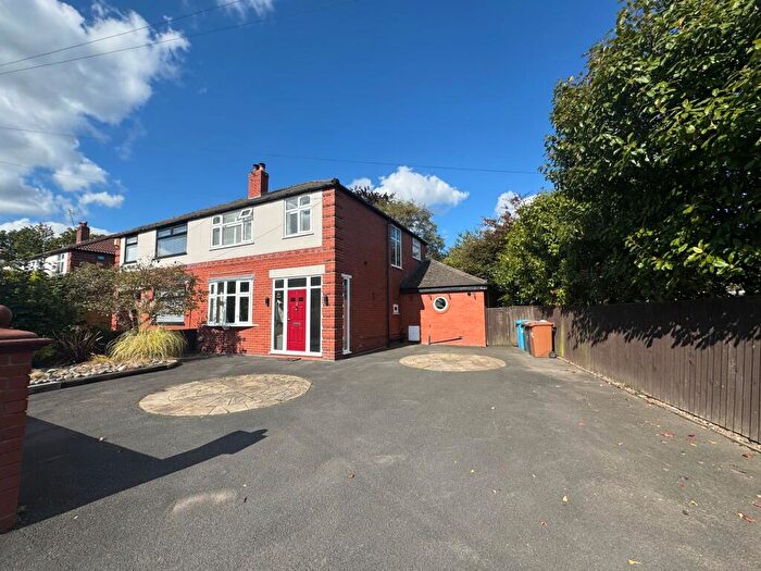 3 Bedroom Semi-Detached House For Sale In Duchy Avenue, Worsley, M28