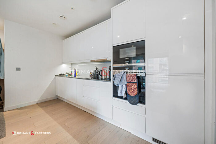 1 Bedroom Apartment To Rent In Connaught Heights, Pontoon Dock, E16
