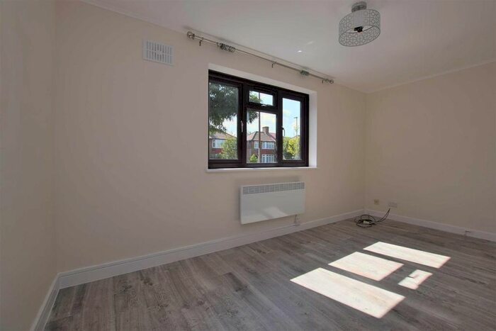 1 Bedroom Maisonette To Rent In Booth Road, Colindale, London, NW9