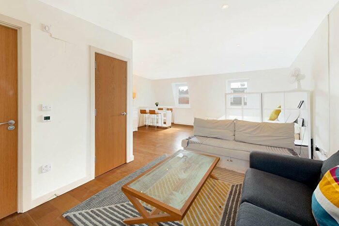 Studio To Rent In Redcliffe Road, SW10