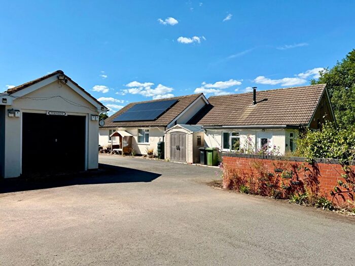 4 Bedroom Bungalow For Sale In Kingswood Road, Kington, Hereford, HR5