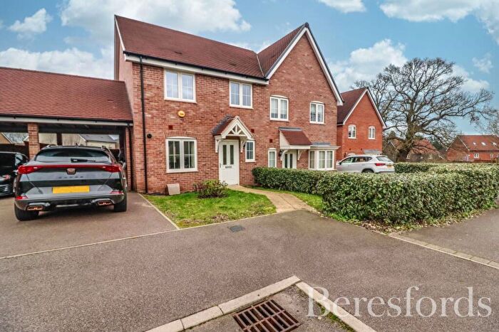 3 Bedroom Semi Detached House For Sale In Phoenix Road, Braintree, CM7
