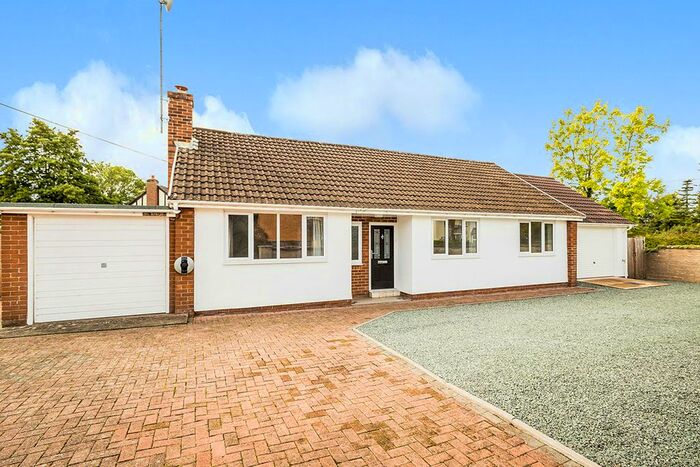 3 Bedroom Bungalow For Sale In Maesbury Marsh, Oswestry, Shropshire, SY10