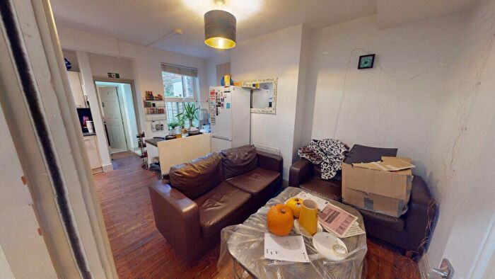 5 Bedroom House To Rent In Heeley Road, Selly Oak, Birmingham, B29