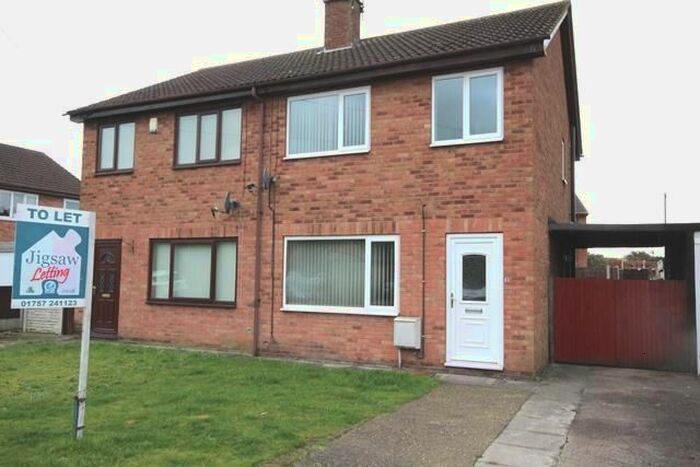 3 Bedroom Semi-Detached House To Rent In Wentworth Close, Camblesforth, Selby, YO8