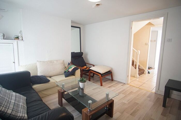 5 Bedroom Terraced House To Rent In William Street, Reading, RG1