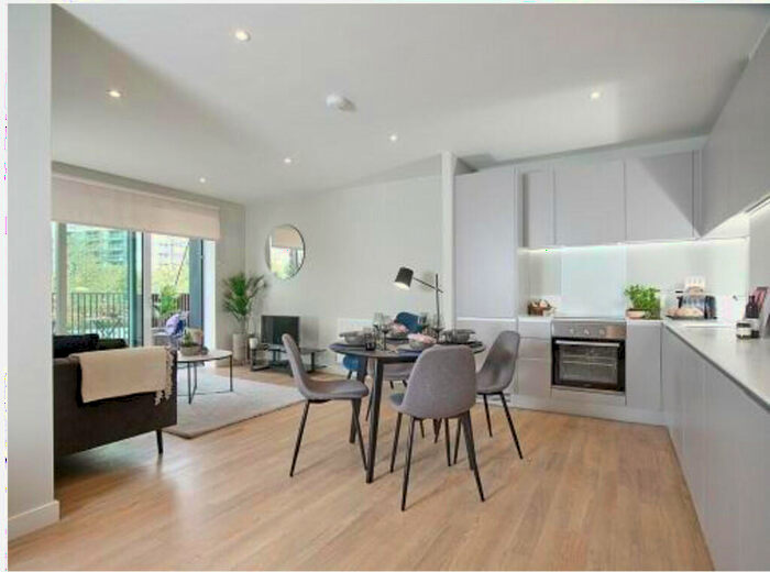 2 Bedroom Apartment To Rent In Ferry Lane, Tottenham Hale, London, N17