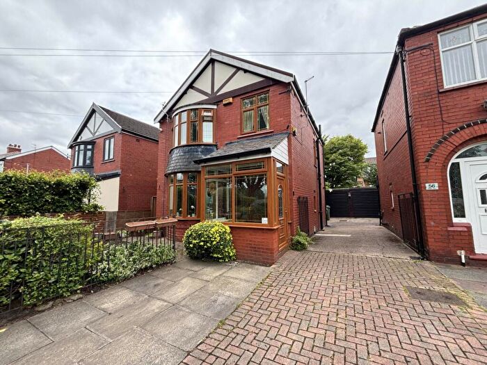 4 Bedroom Detached House For Sale In Haigh Lane, Oldham, OL1