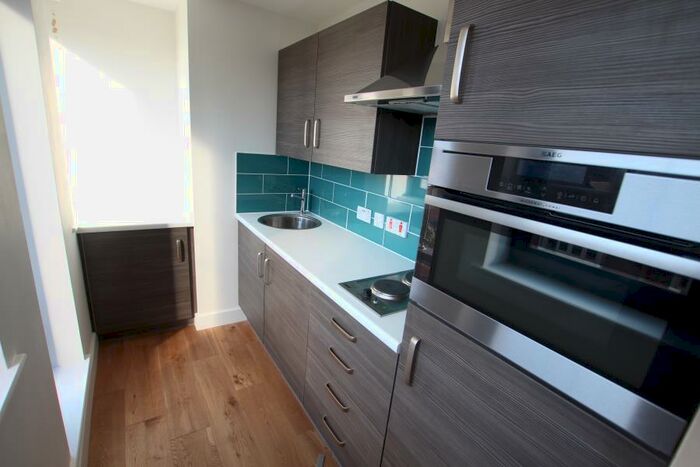 Apartment To Rent In Woking, GU21
