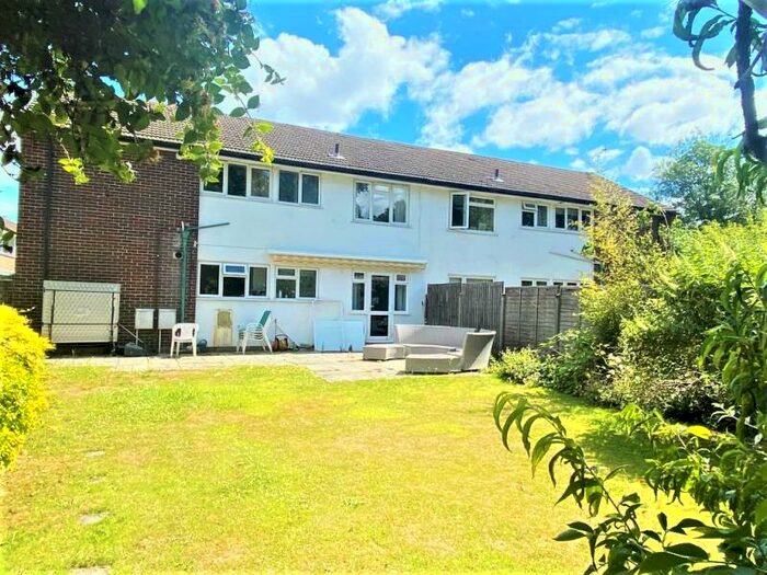 2 Bedroom Apartment To Rent In Woking, GU22