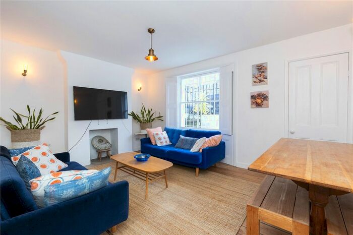 3 Bedroom Terraced House To Rent In Queens Head Street, London, N1