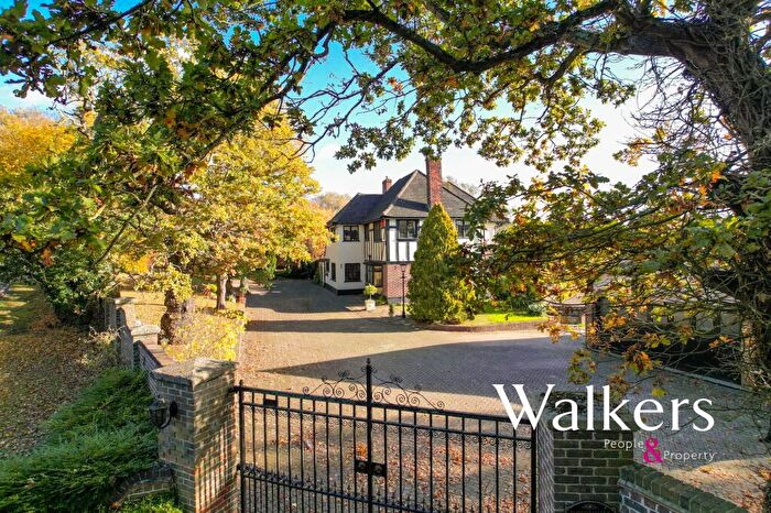 4 Bedroom Detached House For Sale In Warley Road, Great Warley, Brentwood, CM13