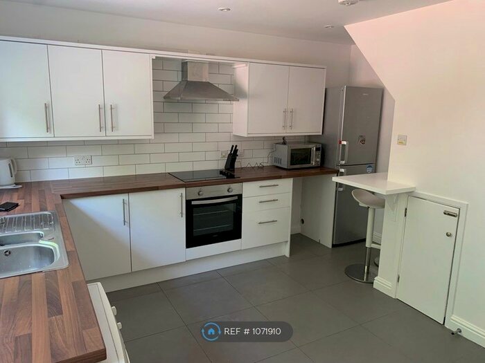 2 Bedroom End Of Terrace House To Rent In St. Catherines Close, Coventry, CV3