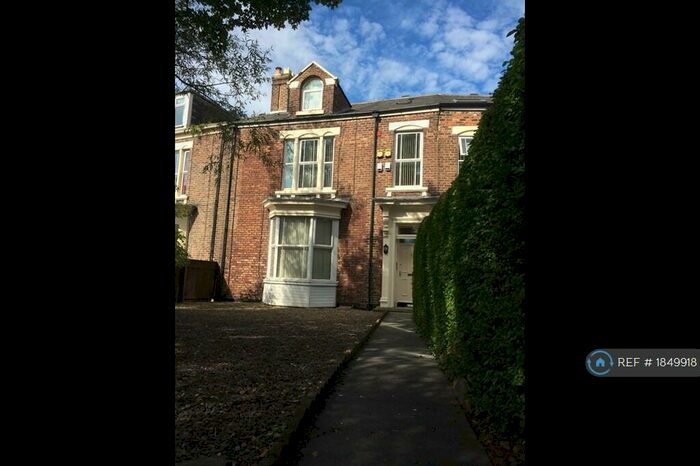 1 Bedroom Flat To Rent In Thornhill Crescent, Sunderland, SR2