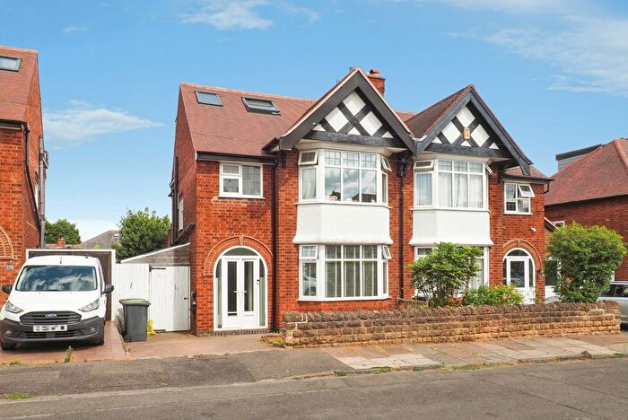 4 Bedroom Semi Detached House For Sale In Farm Road, Beeston, Nottingham, Nottinghamshire, NG9