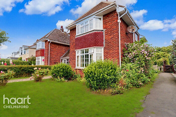 3 Bedroom Semi-Detached House For Sale In Baddow Hall Crescent, Chelmsford, CM2