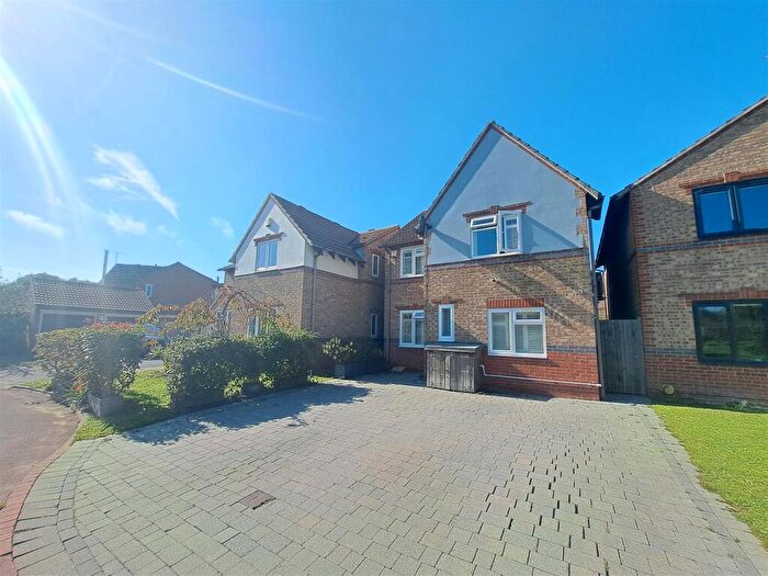 3 Bedroom Detached House For Sale In Holdenby Court, Anchorage Park, PO3