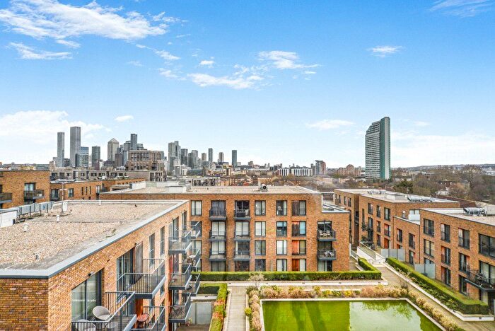 3 Bedroom Flat For Sale In Whiting Way, Surrey Quays, SE16